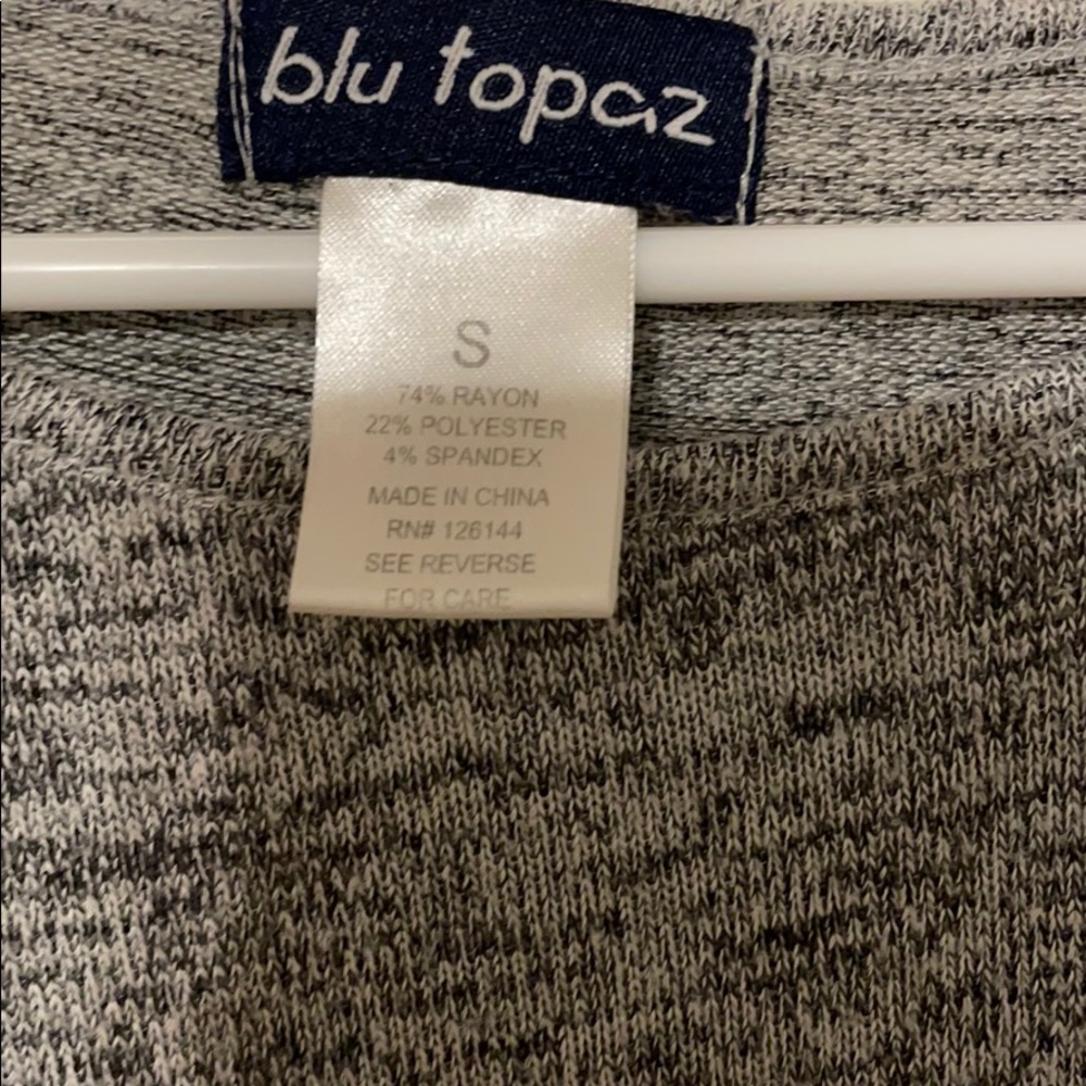 Grey top - Picture 2 of 2